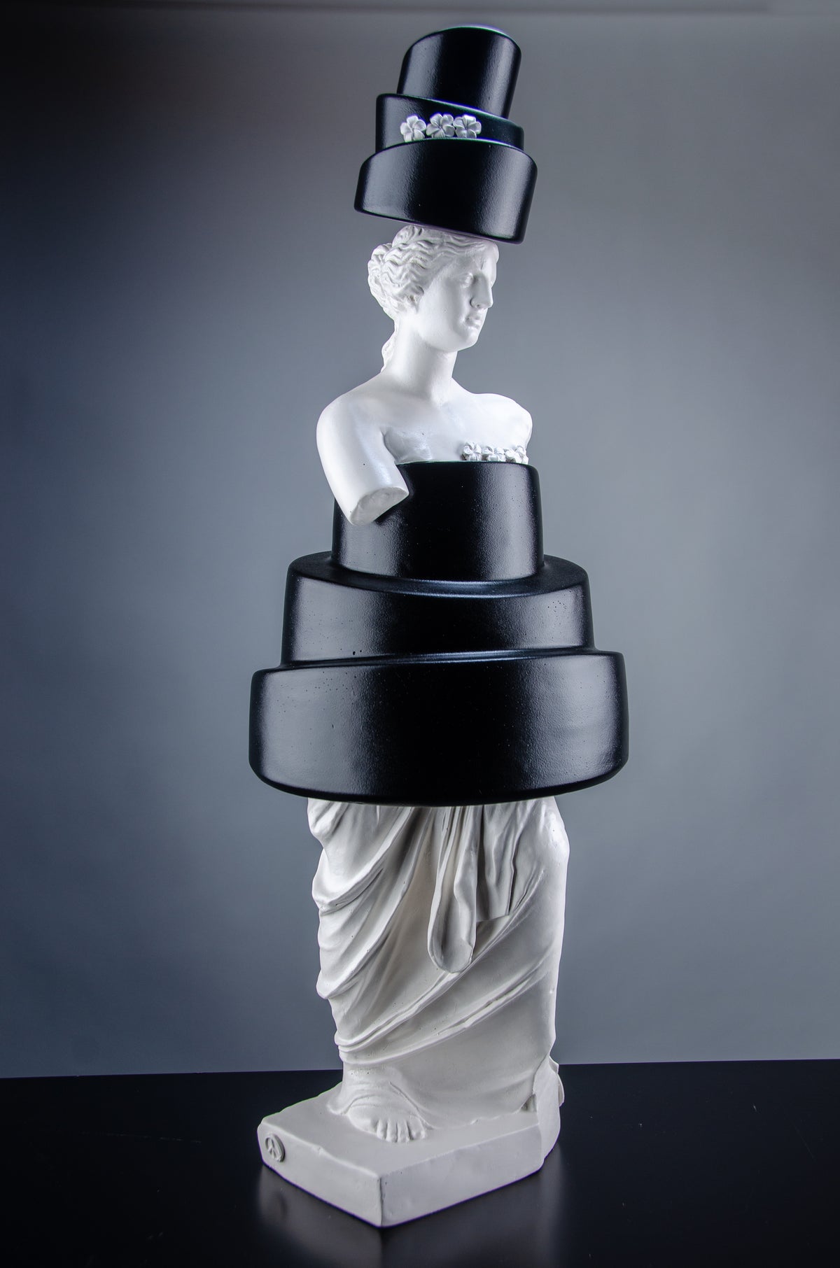 CP KATE - 'Gateau' Sculpture Art
