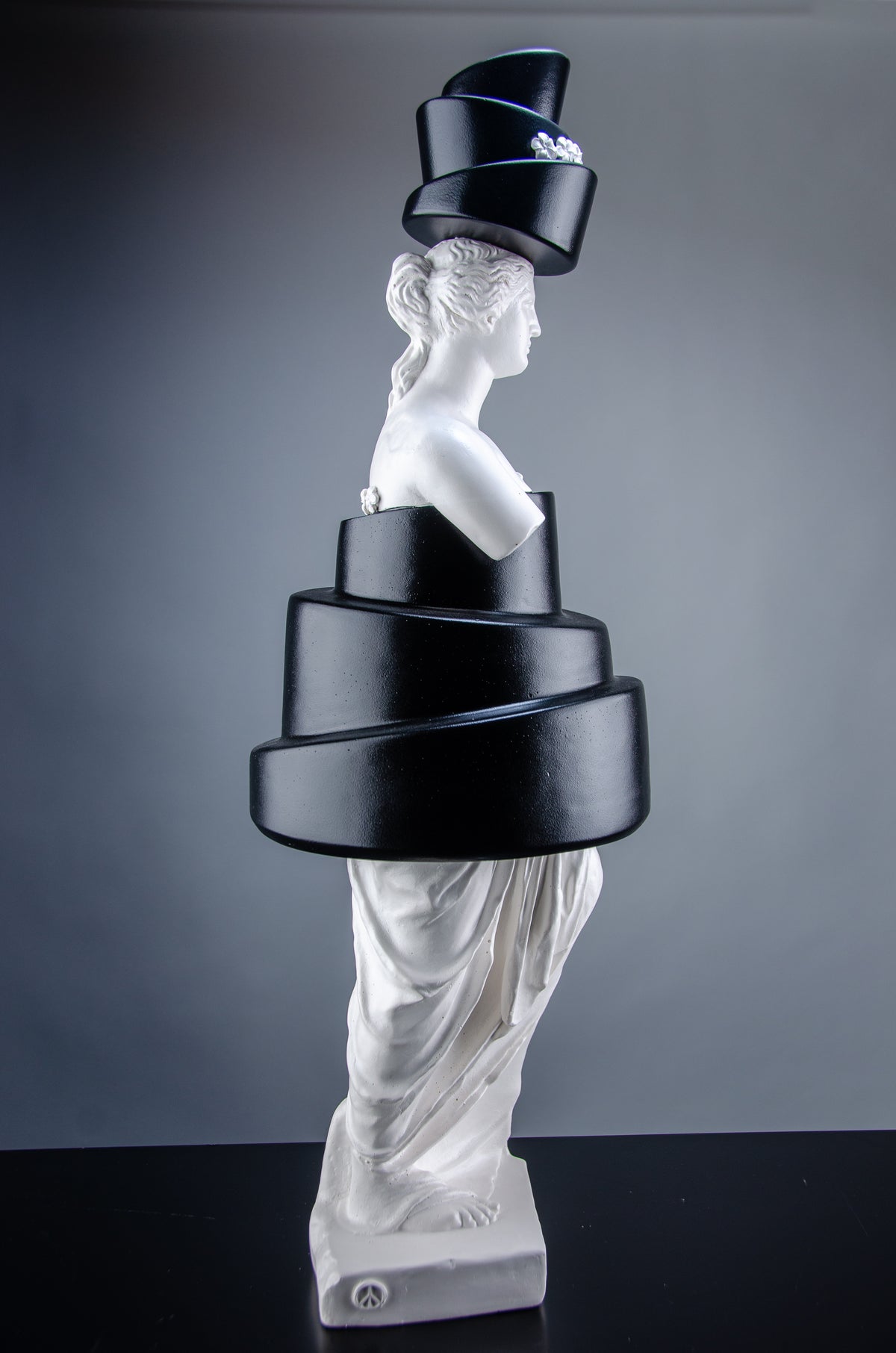 CP KATE - 'Gateau' Sculpture Art