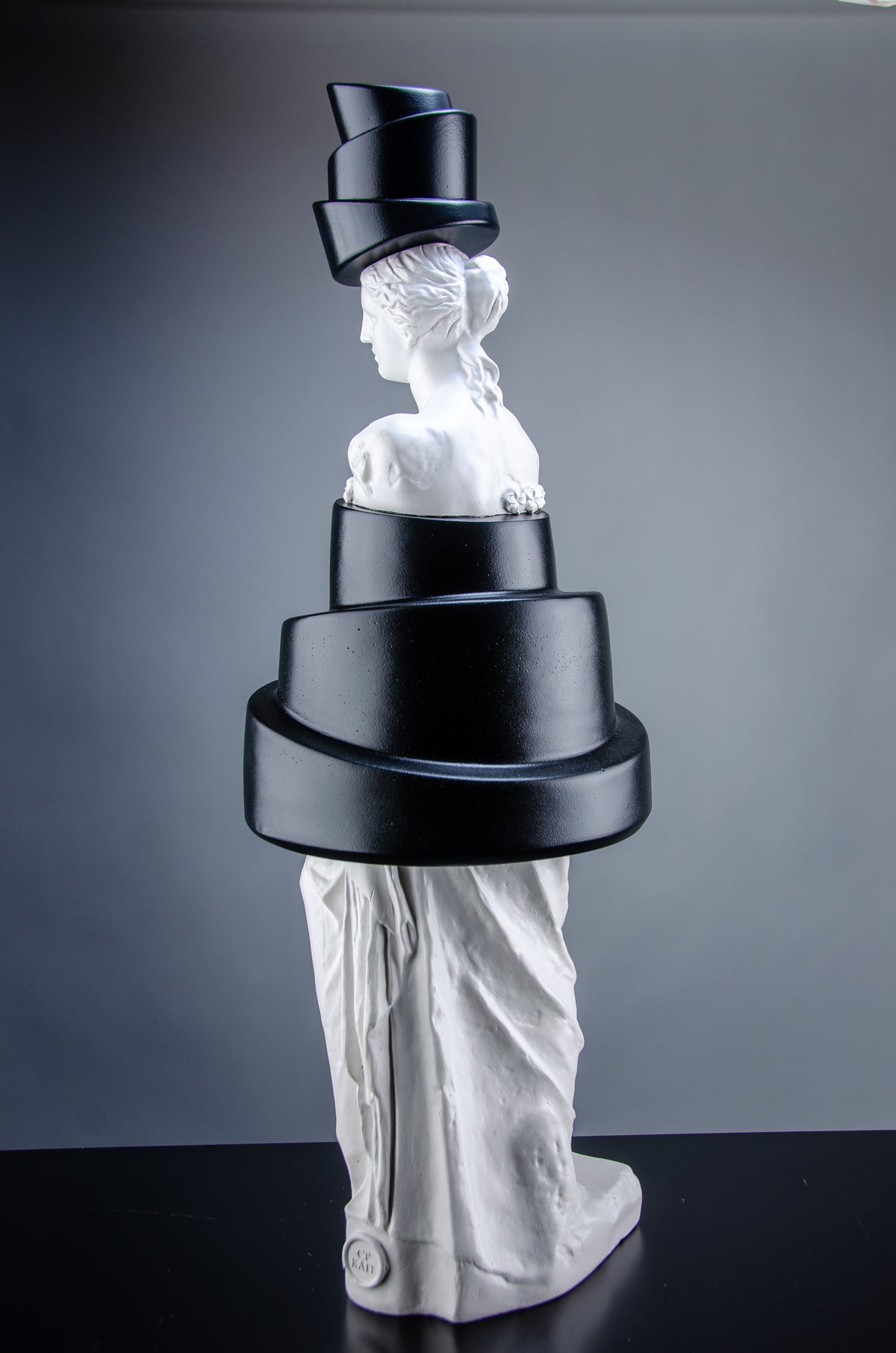 CP KATE - 'Gateau' Sculpture Art