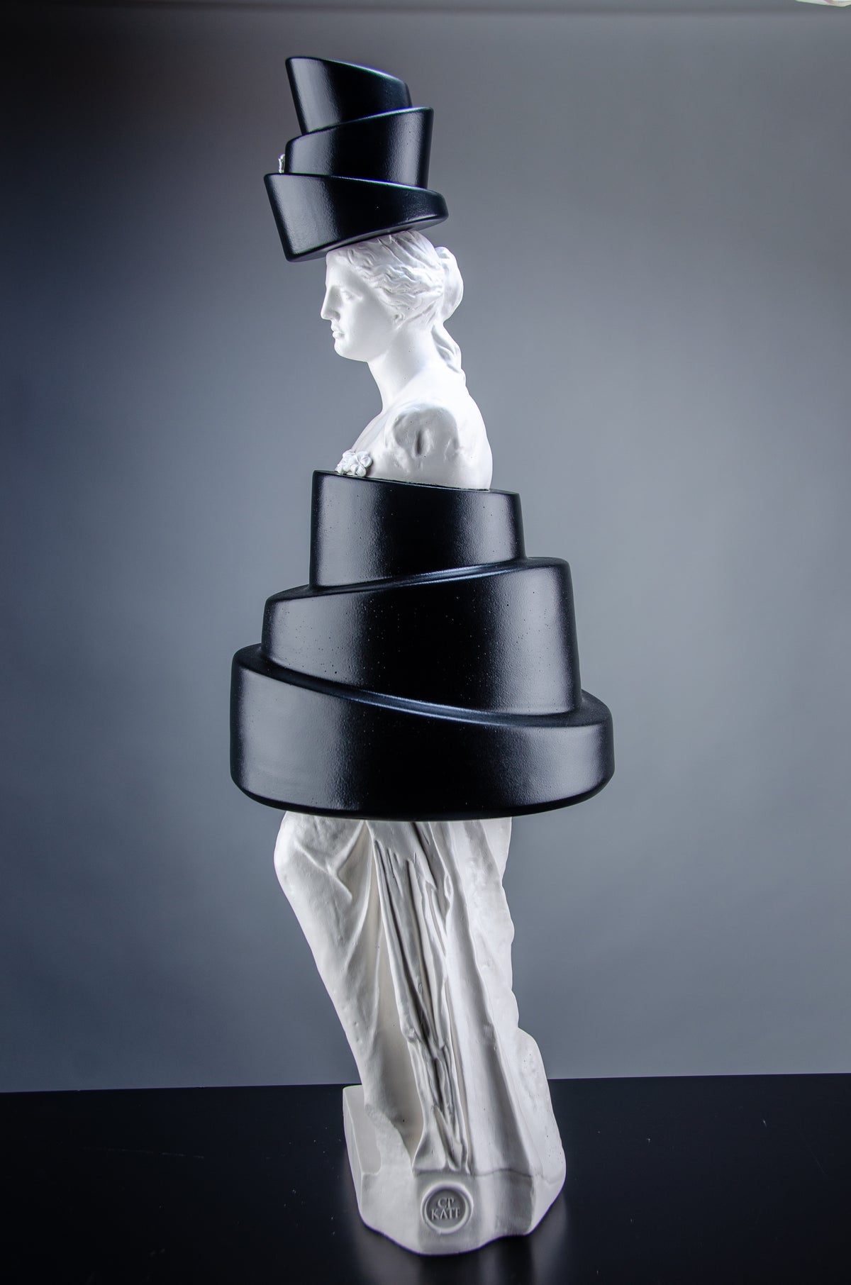 CP KATE - 'Gateau' Sculpture Art